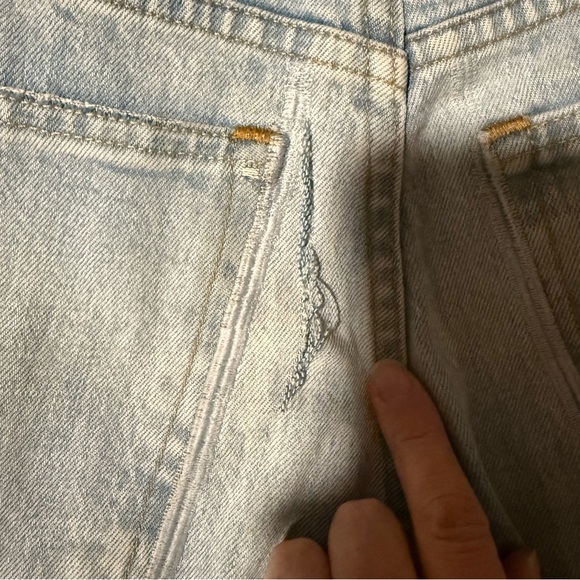 A&F 90s Straight Ultra High Rise - Picture 6 of 7